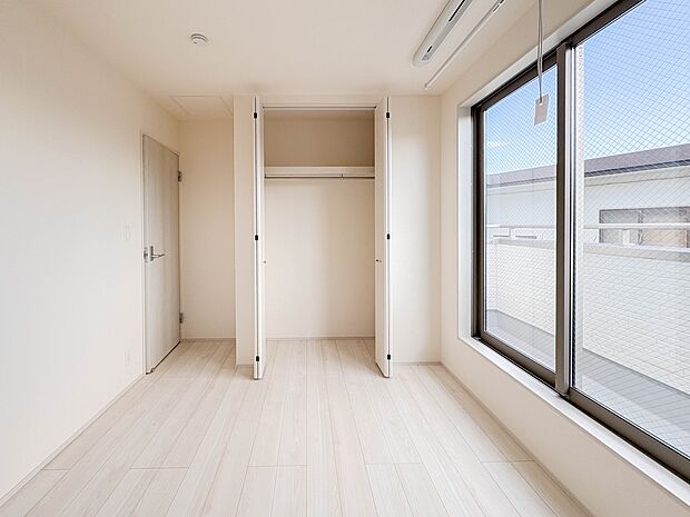 【洋室】充実した生活は伸びやかな居室空間から始まります。快適に・伸びやかに。心の潤いを求める方々へ。