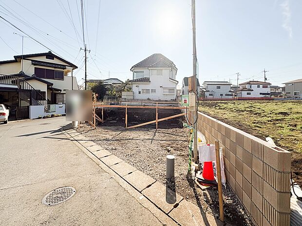【現地土地写真】ここから始まる「日常」はご家族にとってかけがえのない時間となります。少しでも豊かに、快適に。そんな想いから本邸宅は建築されています
