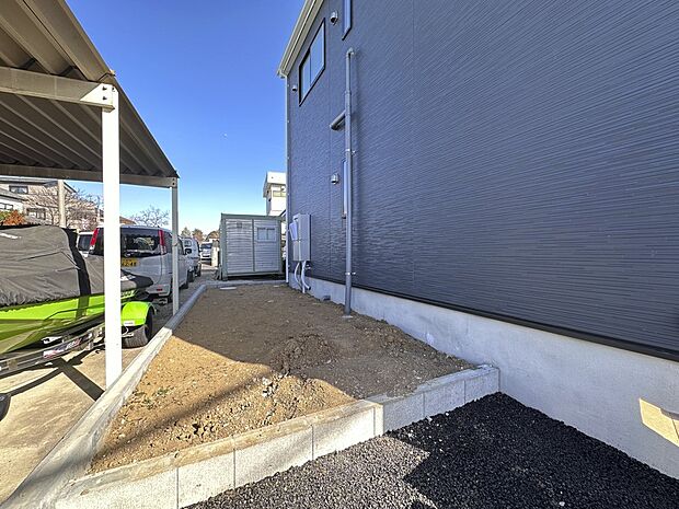 【前面道路】車の通行が少ないので、静かな住環境を維持することができます。