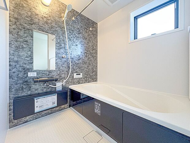 【浴室】一日の疲れを癒してくれるお風呂空間。使いやすさと上質な質感を両立して、単なる習慣から特別な時間に変わるはず。