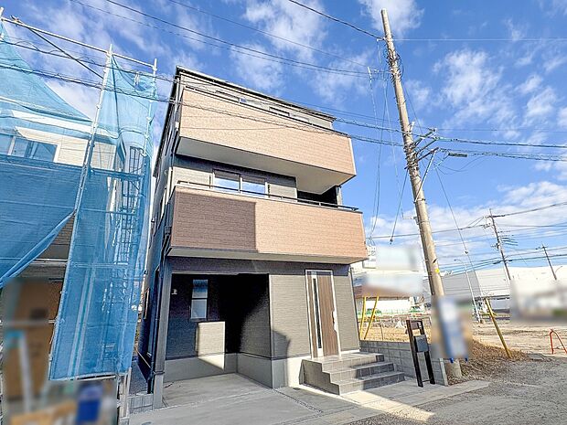 【前面道路】車の通行が少ないので、静かな住環境を維持することができます。