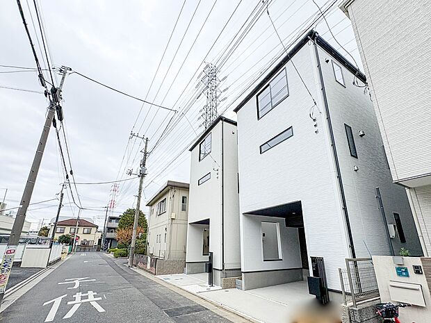 【前面道路】陽当りや通風性など各所に施された工夫で住みやすさを実現。部屋の大きさや周辺環境・街並など、資料には掲載していない情報が現地にはたくさんございます。是非ご確認下さい。