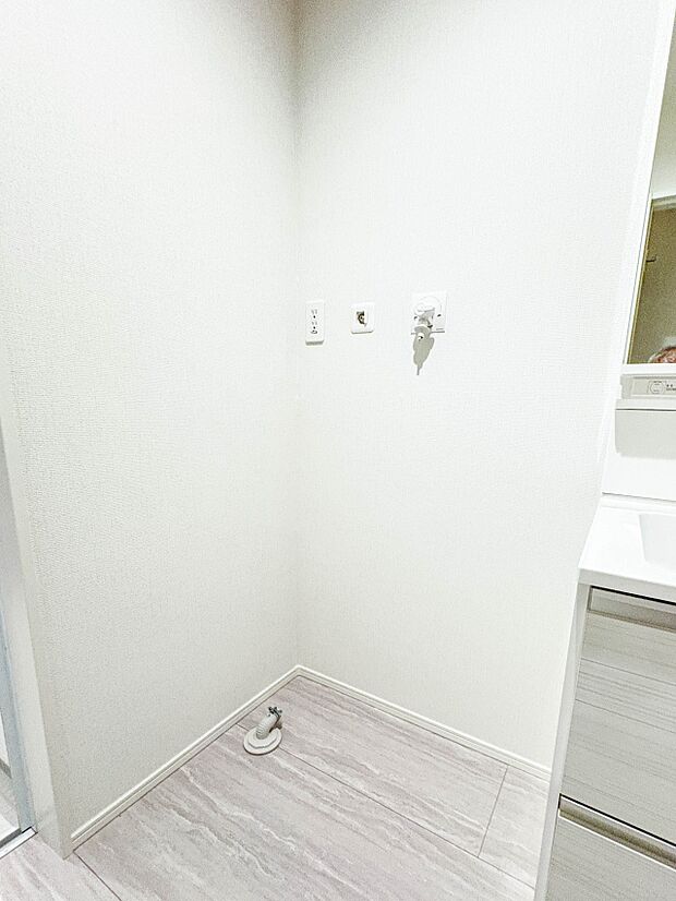 【ランドリースペース】毎日出る洗濯物を設置するクリーンなスペースです。