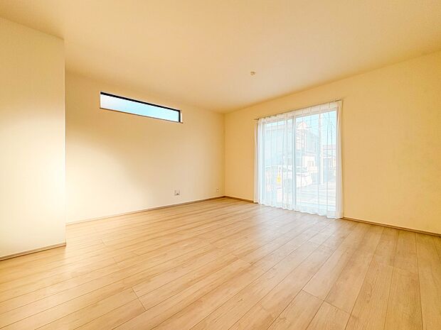 【LDK15.25帖】ダイニングテーブルを置いても十分な広さが確保されています。