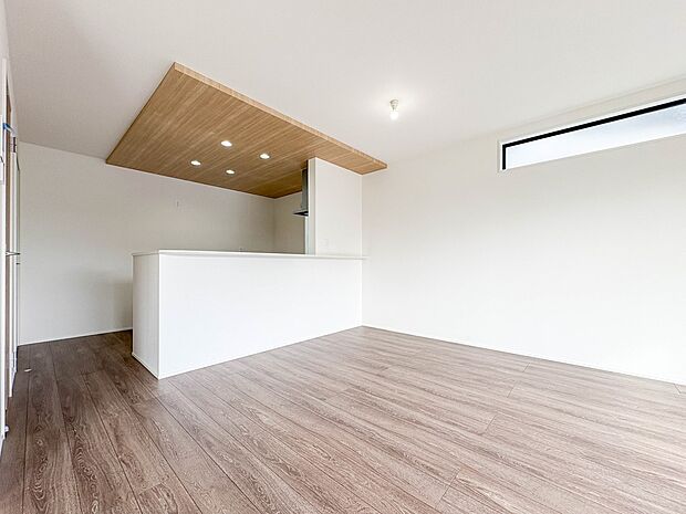 【ダイニングキッチン　LDK17帖】会話でホッとコミュニケーションできるリビング。料理でホッとハピネスになるキッチンなど。人をホッとさせる最新設備・仕様を採用しています。