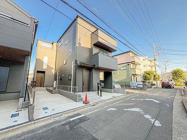 【前面道路7.1?】車の通行が少ないので、静かな住環境を維持することができます。