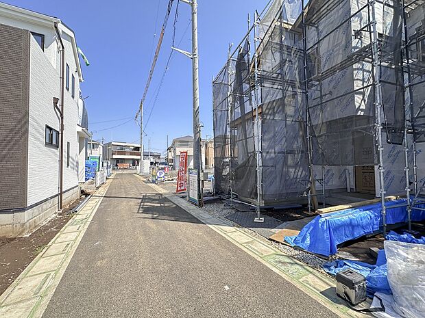 【前面道路】車の通行が少ないので、静かな住環境を維持することができます。
