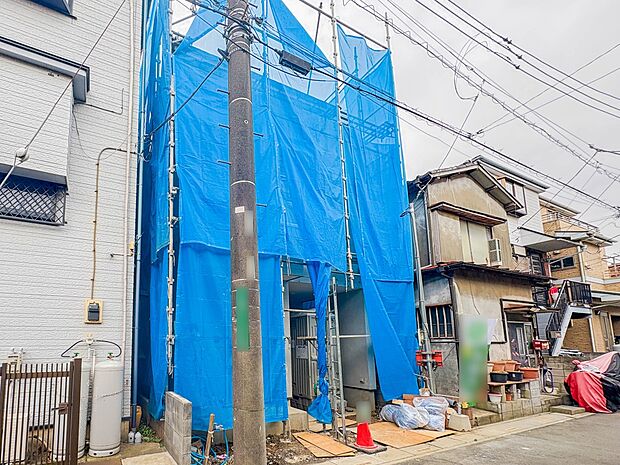 【外観】家族の温かさと陽光の暖かさ、楽しい毎日と明るい未来を予感させる「空間が織り成すひとつ先の住み心地」を演出します。