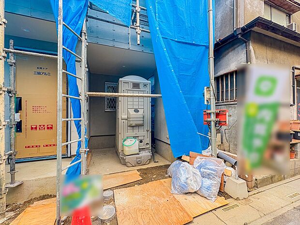 【駐車場】毎日の生活にマイカーが必須という方は、購入を検討する際、駐車場があることは大事な条件です。毎日の通勤や家族の送迎、買い物やお出かけなどクルマのある暮らしを満喫したい方は要チェック。…