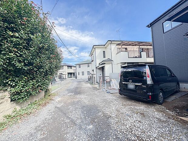 【外観】こちらの物件に少しでもご興味がありましたら、お気軽にお電話下さい。ネット上で「見えない物」「わからない事」でも、実際にご見学いただくことで、手に取るようにおわかりいただけるはずです。…