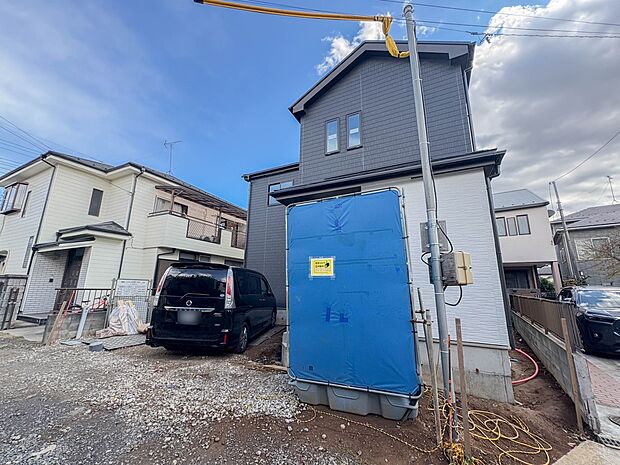 【駐車場】カースペース2台可。車が1台なら、来客用の駐車場や、駐輪スペースとしてご活用ください。