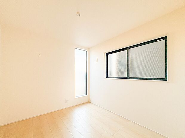 【寝室6帖】シンプルな内装はおしゃれのポイントです。シンプルは華美より飽きがこないからです。色や模様でおしゃれ感をだす。それがシンプルイズビューティーです。