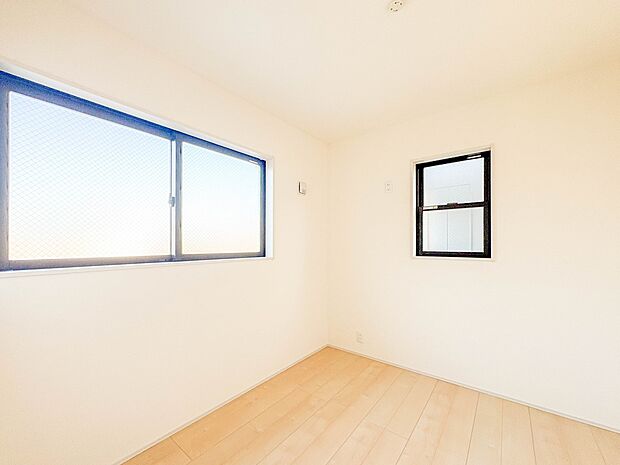 【洋室5帖】充実した生活は伸びやかな居室空間から始まります。快適に・伸びやかに。心の潤いを求める方々へ。