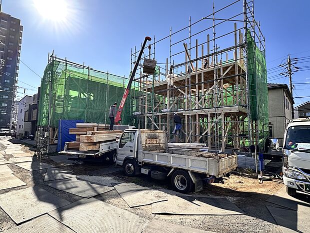 【前面道路】車の通行が少ないので、静かな住環境を維持することができます。