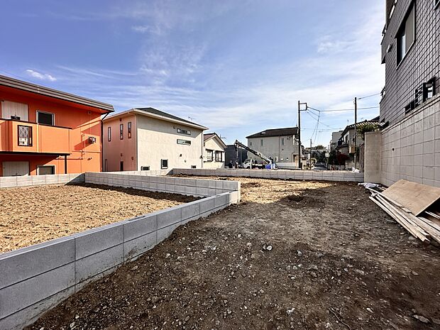 【外観】家族の温かさと陽光の暖かさ、楽しい毎日と明るい未来を予感させる「空間が織り成すひとつ先の住み心地」を演出します。