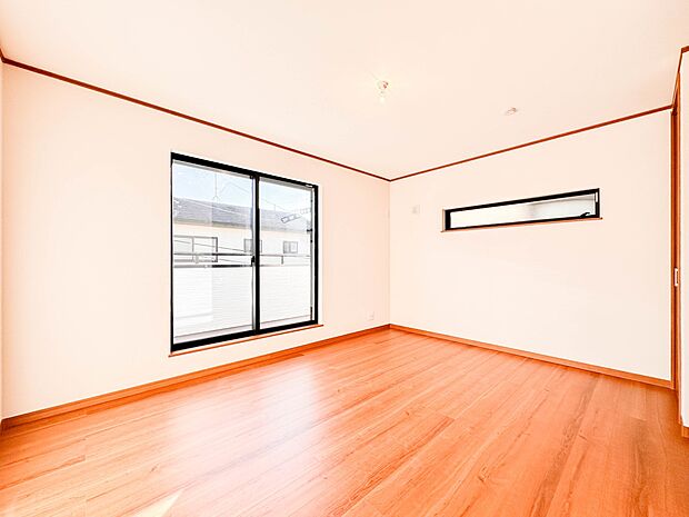 【寝室】充実した生活は伸びやかな居室空間から始まります。快適に・伸びやかに。心の潤いを求める方々へ。