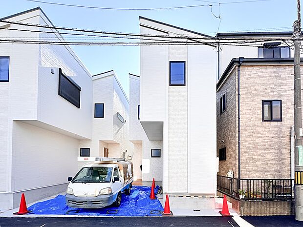 【外観】スタイリッシュな佇まいと調和のとれた外観が、周囲に溶け込みます。