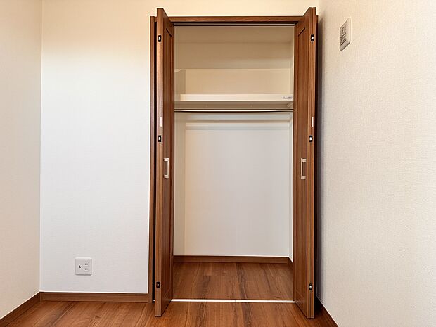 【収納】各部屋を最大限に広く使って頂ける様、全居住スペースに収納付。プライベートルームはゆったりと快適に。