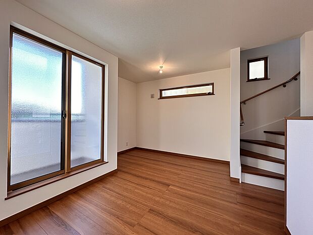 【ダイニング　LDK11.52帖】忙しい朝でも家族揃って食事をしたいゆとりあるダイニングスペース。