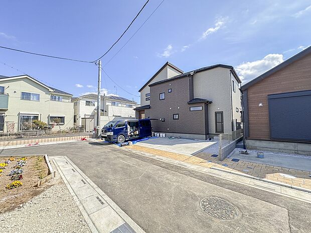 カースペース2台可。車が1台なら、来客用の駐車場や、駐輪スペースとしてご活用ください。