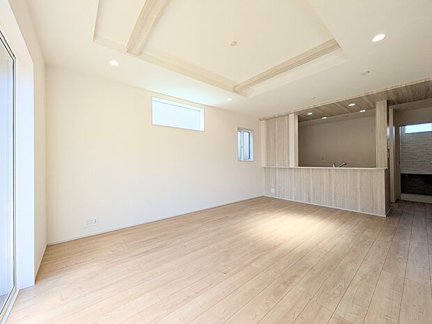 【ダイニング】家族の様子が見えやすいダイニングスペース