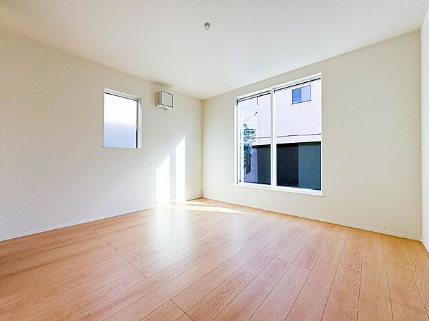 シンプルな内装はおしゃれのポイントです。シンプルは華美より飽きがこないからです。色や模様でおしゃれ感をだす。それがシンプルイズビューティーです。