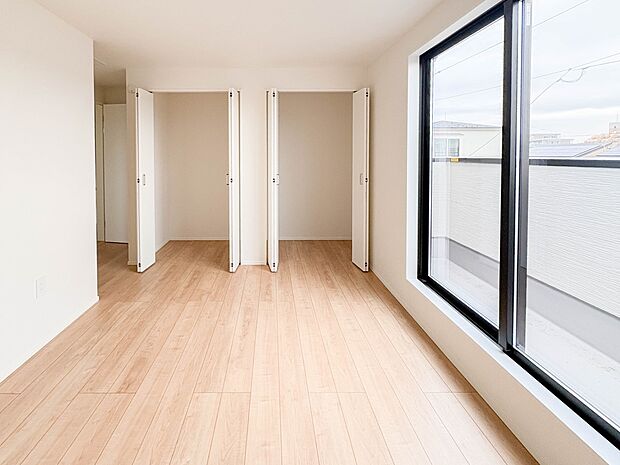 【収納】各部屋を最大限に広く使って頂ける様、全居住スペースに収納付。プライベートルームはゆったりと快適に。