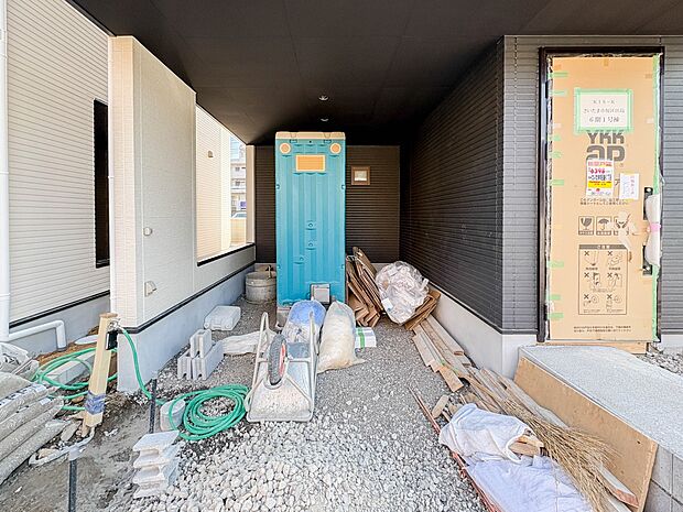 【駐車場】日々の暮らしにマイカーが必要。そんな方は物件の購入条件に駐車場は必須です。通勤に、家族のお迎えに、お買物に、おでかけに、クルマライフを楽しみたい方に。