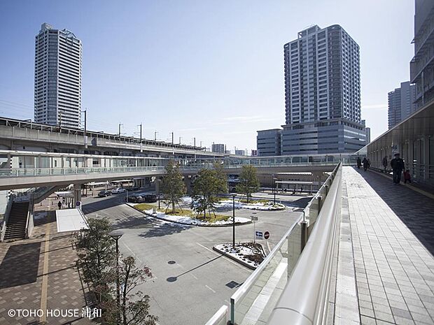 駅 1200m 武蔵浦和駅(池袋・新宿・渋谷など通勤やショッピングに便利な駅がある埼京線と武蔵野線が交差する武蔵浦和駅。すみやすい街の駅として、知名度が急増中です。)