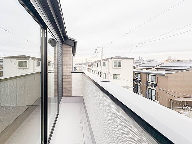 【眺望】眺望や窓からの景色が良いと、家で過ごす時間も快適です。