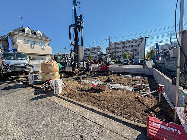 【外観】家族の温かさと陽光の暖かさ、楽しい毎日と明るい未来を予感させる「空間が織り成すひとつ先の住み心地」を演出します。