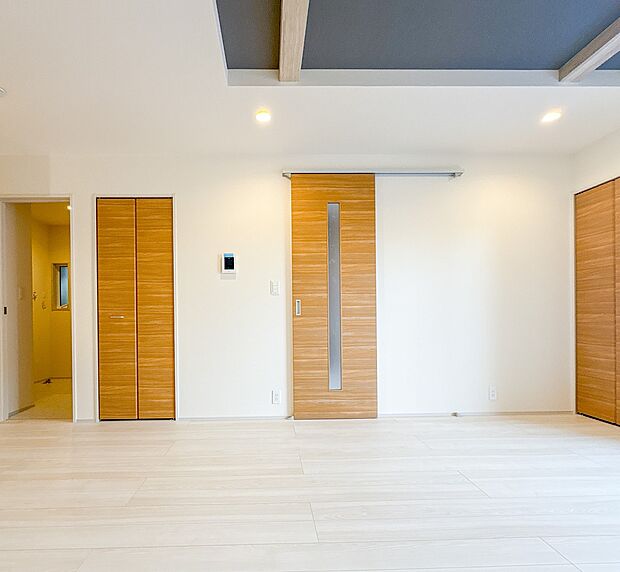 【LDK18帖】料理をしながら、後片付けをしながら二人で会話を楽しみたい空間。