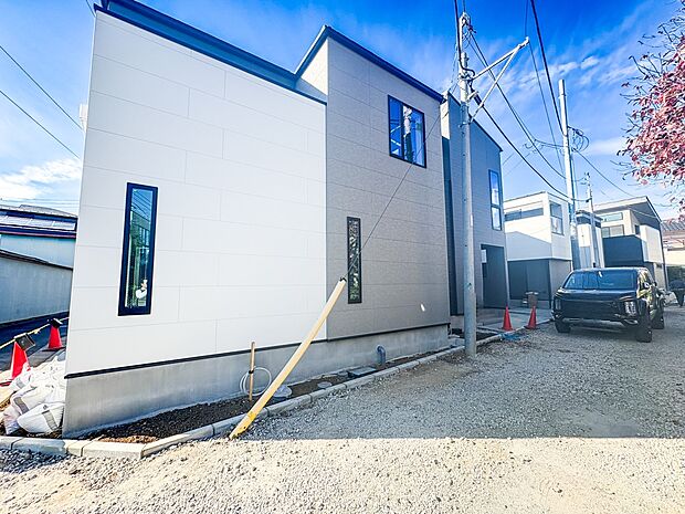 【前面道路】車の通行が少ないので、静かな住環境を維持することができます。