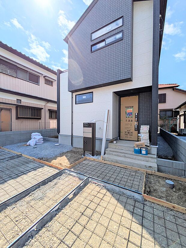 【玄関】完成しました!見学のご予約を承っております!
