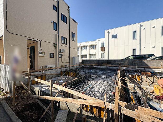 2号棟【現地外観】家は一生のお買物。自分ならではの家族ならではの、家にしたい。書斎を設ける。子どものプレイングルームを設ける。趣味のオーディオルームを設置する。夢を追うオンリーワンの家です。…