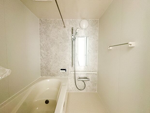 【浴室】一日の疲れを癒してくれるお風呂空間。使いやすさと上質な質感を両立して、単なる習慣から特別な時間に変わるはず。