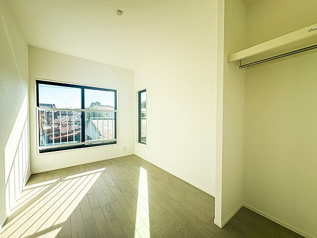 【収納】各部屋を最大限に広く使って頂ける様、全居住スペースに収納付。プライベートルームはゆったりと快適に。