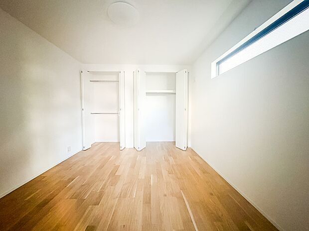 【Room-洋室-】一日の疲れをいやしてくれる主寝室。時を忘れて過ごす場所として過ごせるお部屋。