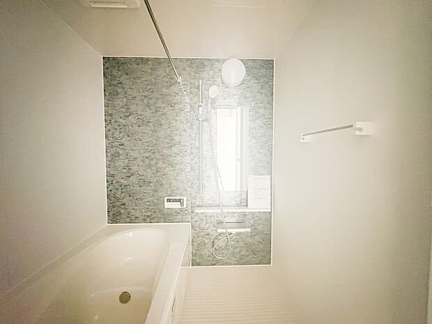 【浴室】一日の疲れを癒してくれるお風呂空間。使いやすさと上質な質感を両立して、単なる習慣から特別な時間に変わるはず。