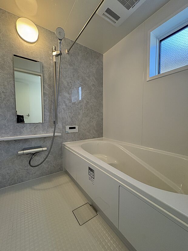 【浴室】一日の疲れを癒してくれるお風呂空間。使いやすさと上質な質感を両立して、単なる習慣から特別な時間に変わるはず。