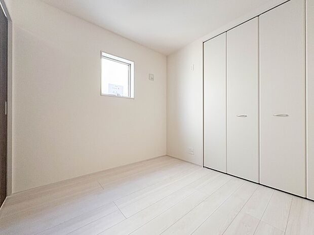【今どきのこども部屋】  昨今のトレンドになりつつあるのが、広過ぎず、快適すぎない子ども部屋。勉強と寝るだけの部屋にすることで閉じこもりがなくなり、リビングで過ごす時間が増えると言われていま…