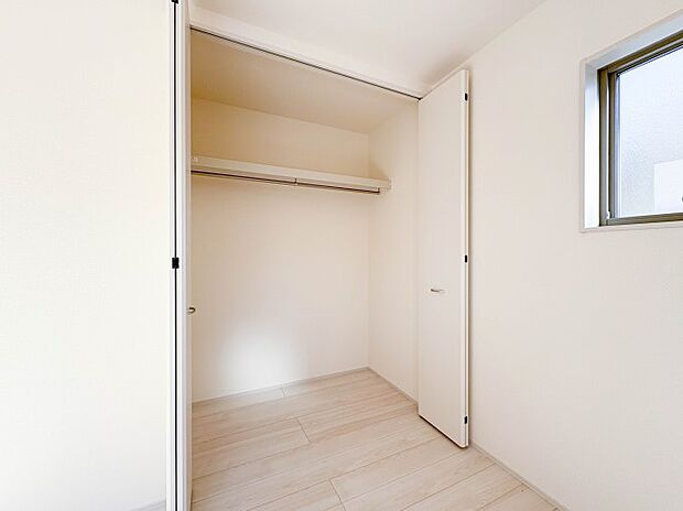 【収納】各部屋を最大限に広く使って頂ける様、全居住スペースに収納付。プライベートルームはゆったりと快適に。