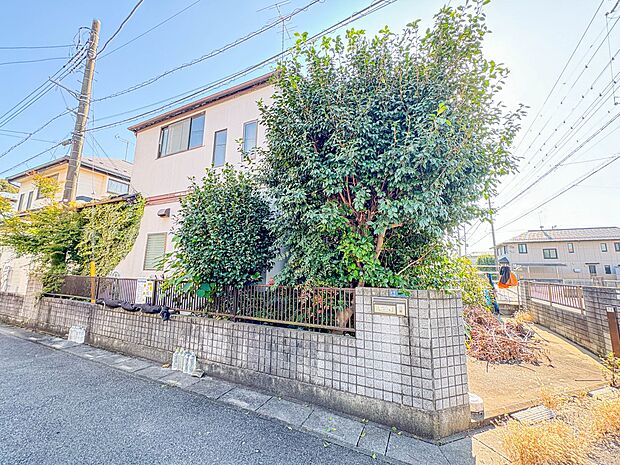 【外観】こちらの物件が少しでも気になるようでしたら、お気軽にお問合せください。人生でいちばん大きなお買い物ですので、ゆっくりご見学ください。ネット上の画像と実際の見学では、リアル感がまるで違…