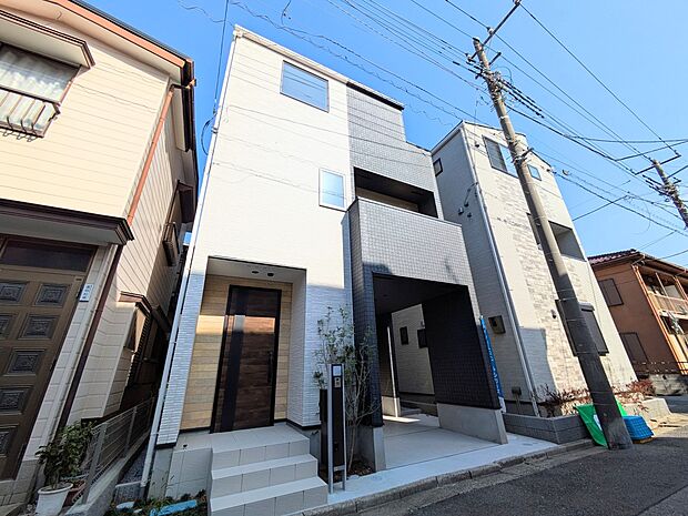 【玄関】こちらの物件が少しでも気になるようでしたら、お気軽にお問合せください。人生でいちばん大きなお買い物ですので、ゆっくりご見学ください。ネット上の画像と実際の見学では、リアル感がまるで違…