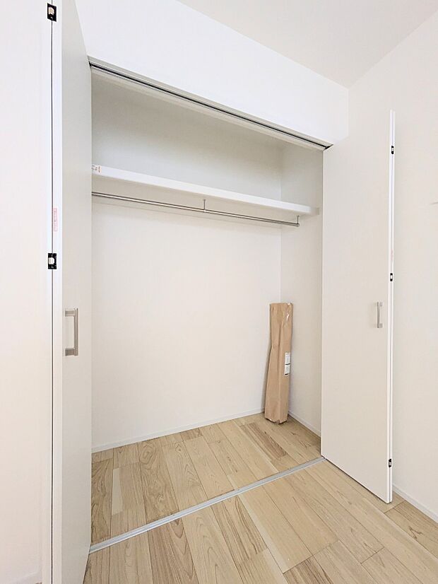 【収納】各部屋を最大限に広く使って頂ける様、全居住スペースに収納付。プライベートルームはゆったりと快適に。