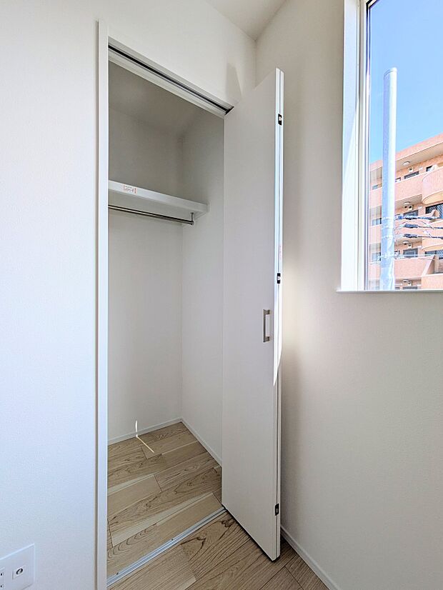 限られたスペースを有効に活用できる壁面クローゼット。