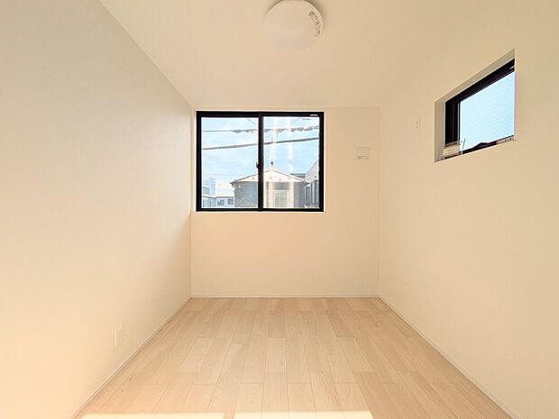 部屋の快適性を追求していくと、内装はシンプルになります。そしてポイント、ポイントにアクセントをつけて、リズムをつくる。シンプルな内装とは、リズミカルな内装と気づきます。