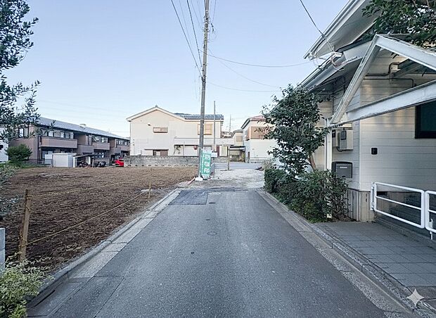 【前面道路】車の通行が少ないので、静かな住環境を維持することができます。