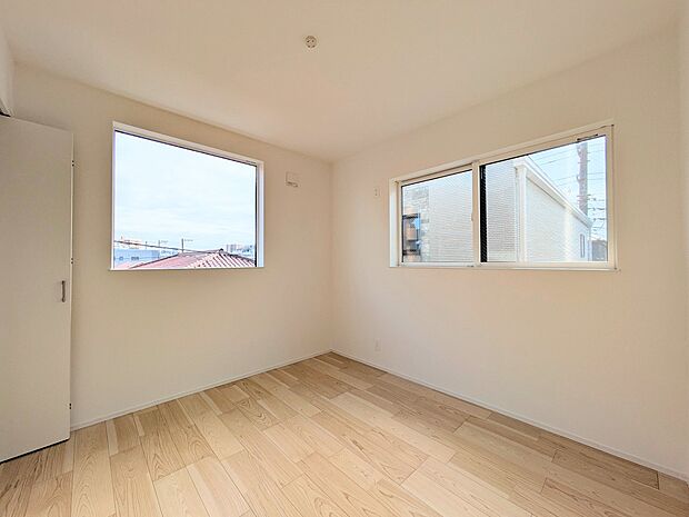 通風・採光に優れ、心地よい光と風が溢れています。 贅沢で豊かな居住性と、プライドを満たすクオリティが見事に調和した住空間。