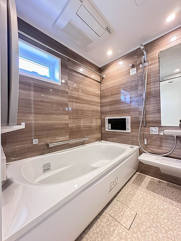 【浴室】一日の疲れを癒してくれるお風呂空間。使いやすさと上質な質感を両立して、単なる習慣から特別な時間に変わるはず。